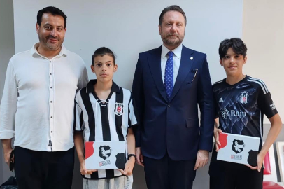 Yalovalı ikiz kartallara mazbatasını Uğur Fora verdi