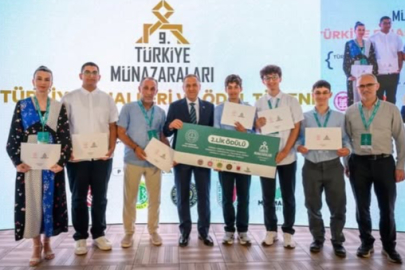 Ödüllerini Yalova Valisi Dr. Ahmet Hamdi Usta verdi