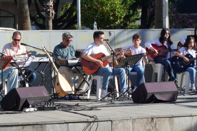 Yalova'nın genç müzisyenleri ilk konserlerinde göz doldurdu
