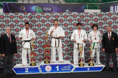 Yalovalı sporcular madalyaları topladı