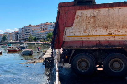 Çınarcık Sahillerinde Yosun Temizliği Yapılıyor