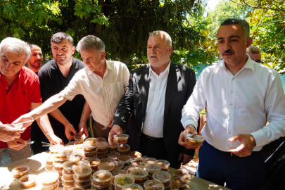 Binlerce aşure dakikalar içerisinde tüketildi