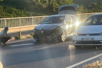 Çınarcık yolunda meydana gelen zincirleme kazada 2 kişi yaralandı
