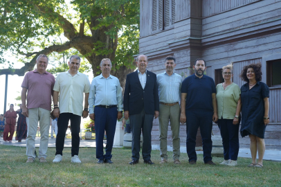 Ersin Tatar Yalova’da! Yürüyen Köşk’ü ziyaret etti