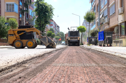 Stadyum Caddesi’nde asfalt öncesi freze çalışması başladı