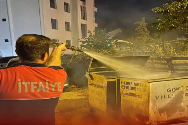 Armutlu'da çöp konteynerinde yangın çıktı