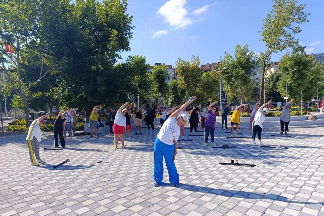 Çınarcıklı Kadınlar Yeni Güne Sporla Başladı
