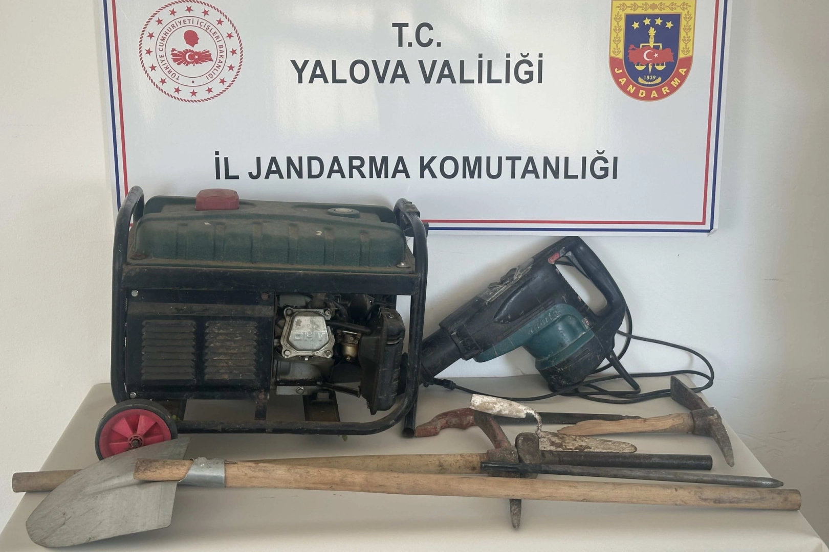 Yalova’da definecilere suçüstü! 2 gözaltı
