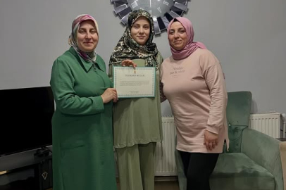 AK Parti Çiftlikköy Kadın Kolları'ndan yeni üyelere teşekkür belgesi