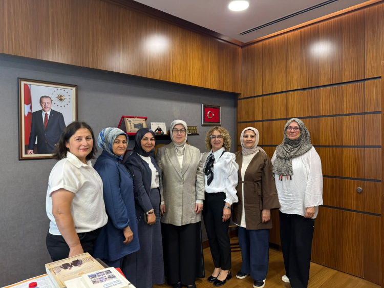meliha-akyol-dan-icisleri-bakani-mustafa-ciftci-ye-ziyaret-1-1784275859-924-x750.jpeg