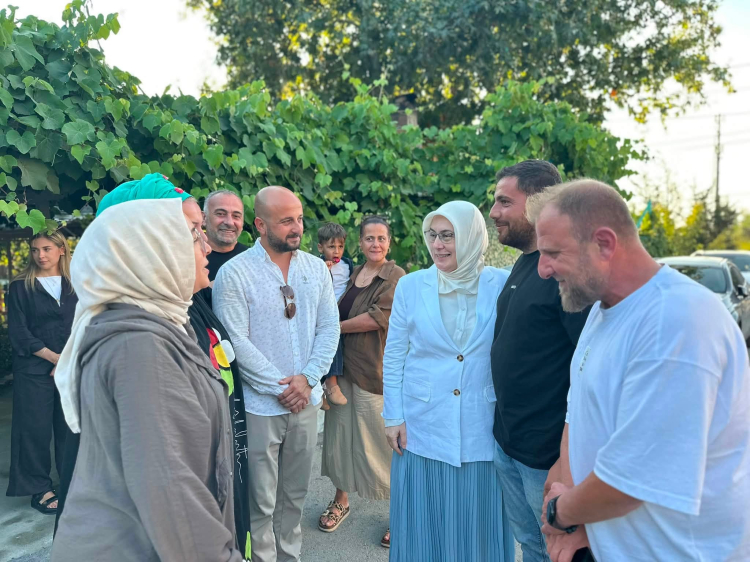 meliha-akyol-dan-esenkoy-cikarmasi-5-1784540670-496-x750.jpeg