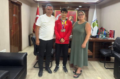 Şampiyon güreşçiden Çitil’e ziyaret