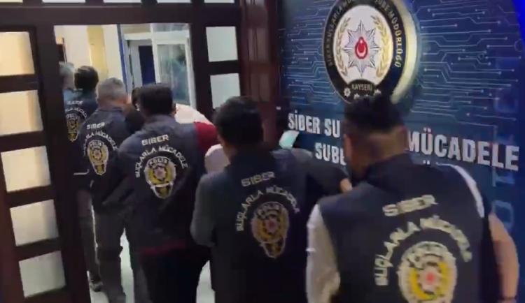 yalova-dahil-39-ilde-siber-cete-cokertildi-361-tutuklama-2-1784535216-483-x750.jpeg