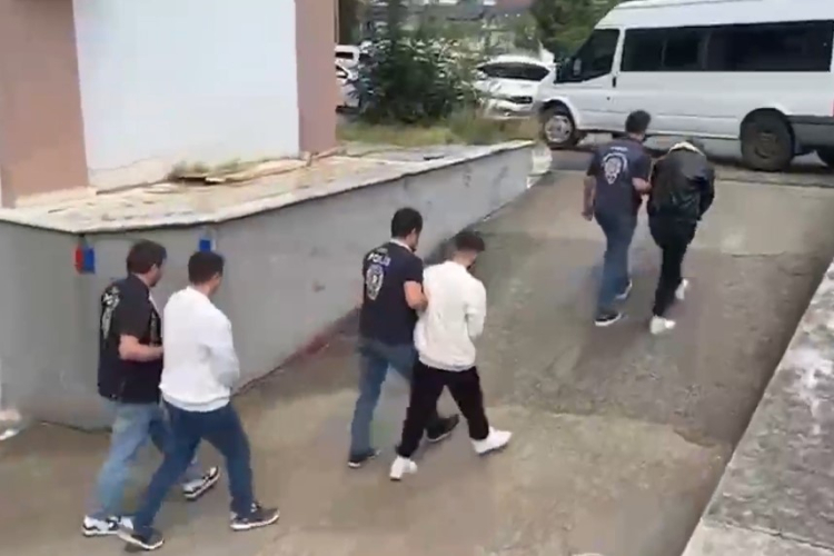yalova-dahil-39-ilde-siber-cete-cokertildi-361-tutuklama-3-1784535240-623-x750.jpeg