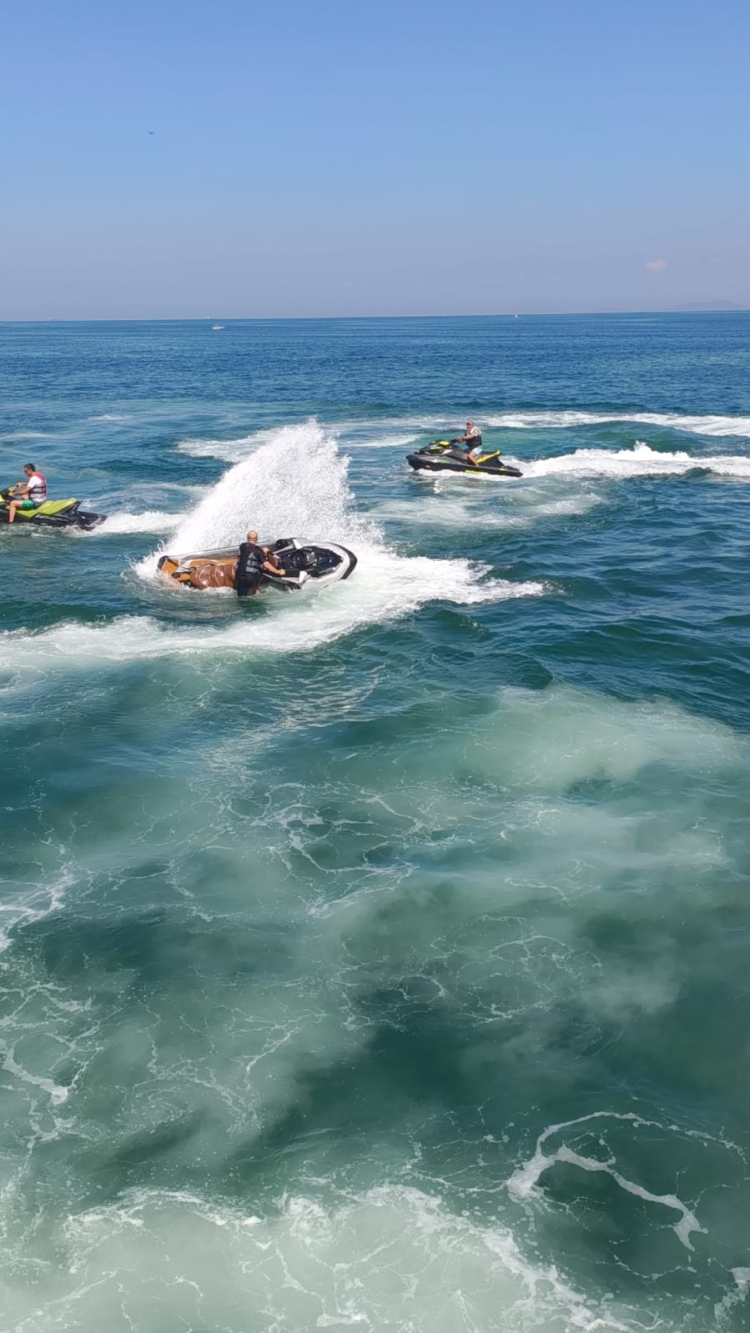 yalova-nin-kurtulusuna-jet-ski-sporculari-damgasini-vurdu-5-1784550507-697-x750.jpeg