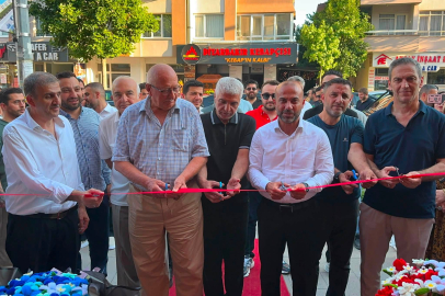 AK Parti Heyeti NİKKİ House Coffee açılışında vatandaşlarla buluştu