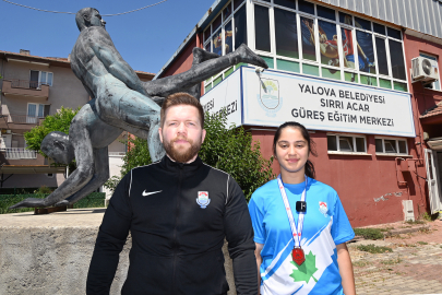 Yalova Belediye Spor Kulübü Sporcusu Esra Karataş, Türkiye üçüncüsü oldu