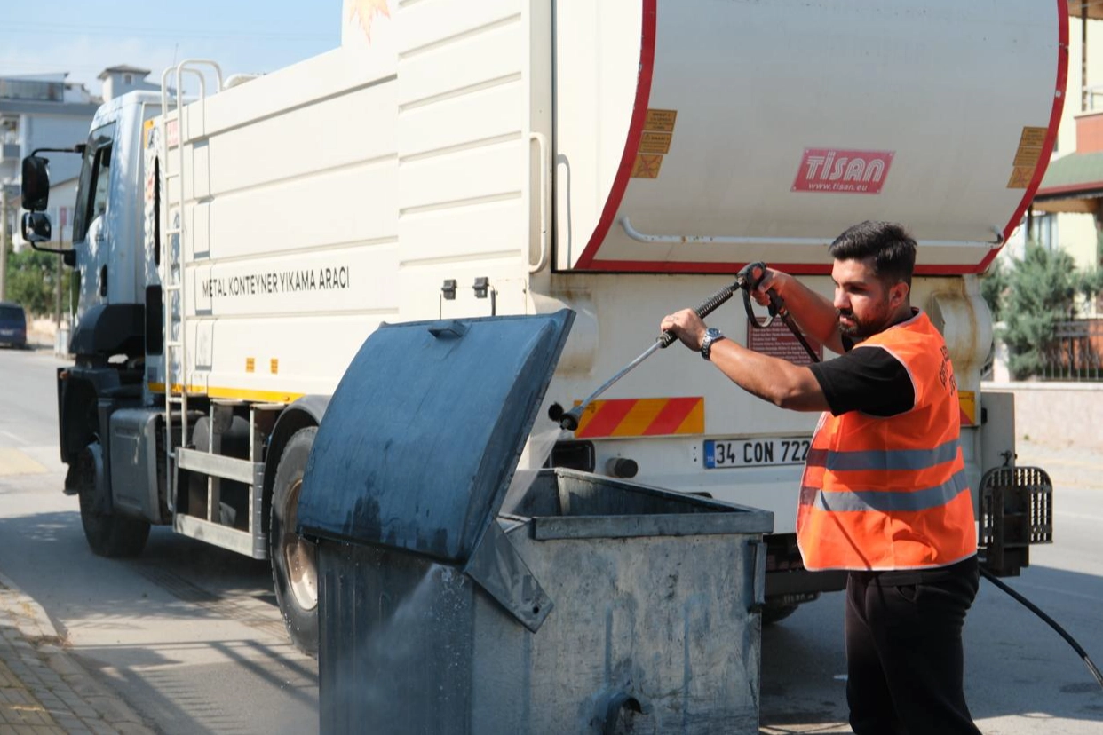 Çiftlikköy’de temizlik mesaisi hızlandı