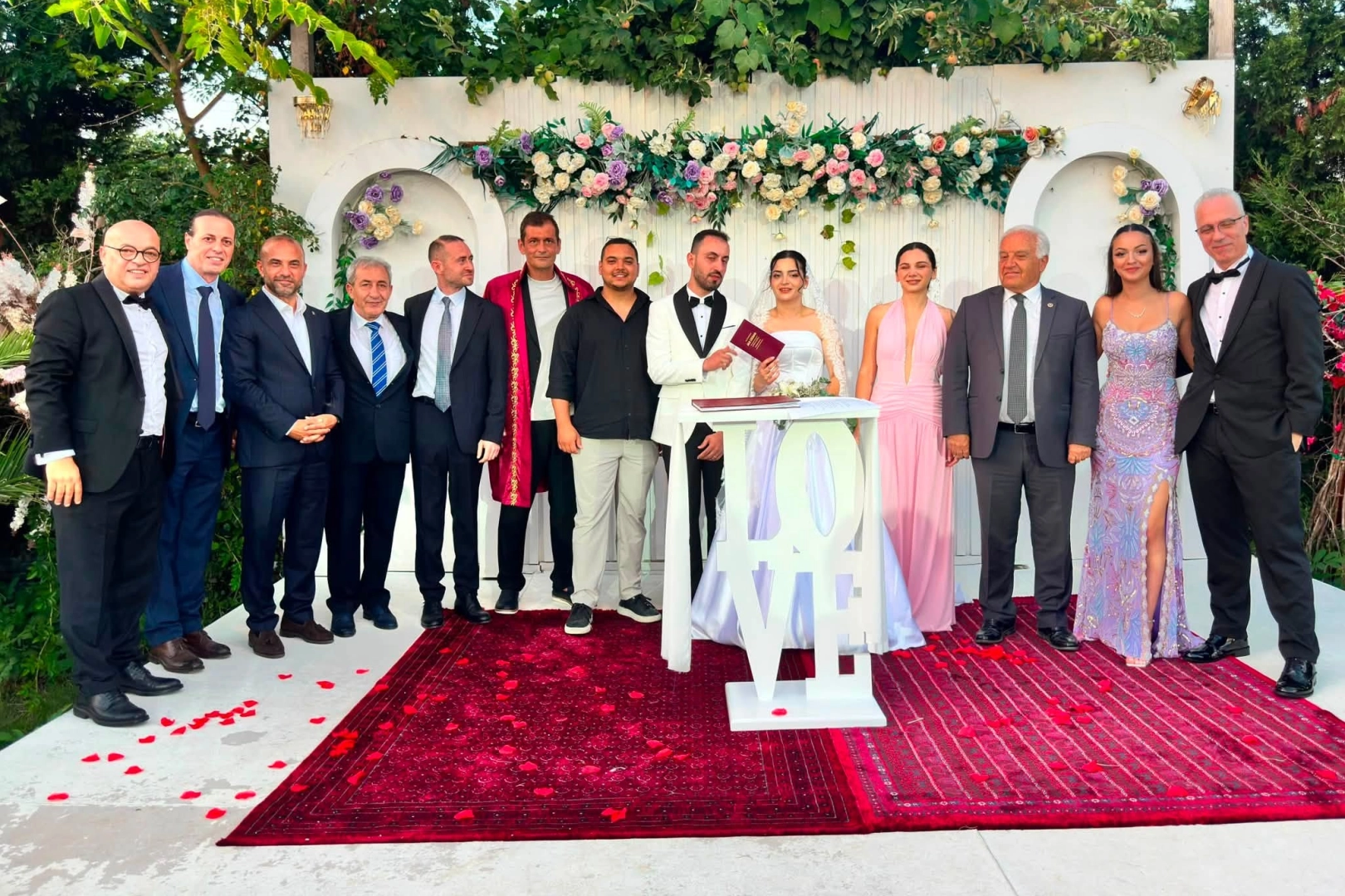 Gençer ve Öztürk ailelerinin mutlu günü