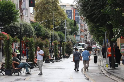 Yalova'da Cumhuriyet Meydanı yeniden trafiğe kapanacak