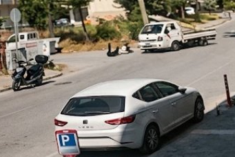 Çiftlikköy’de manevra yapan kamyonet kağıt toplayıcı çocukları ezdi