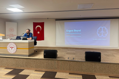 Ergenlikte beyin gelişimi eğitimi gerçekleştirildi