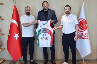 Efe'den Türkoğlu'na takım forması