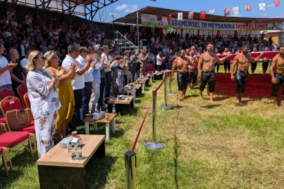 Başkanlar Karamürsel Yağlı Güreşleri’ni izledi