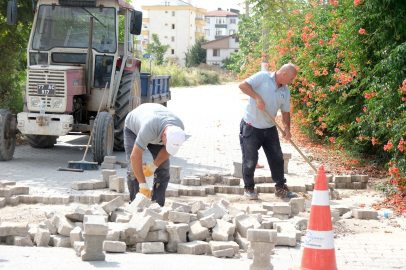 Çiftlikköy’de Parke Yol ve Kaldırım Çalışmaları Sürüyor