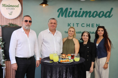 Minimood Kitchen Yalova’da kapılarını açtı: Başkan Gürel ve Av. Tarık Burak Evin açılışa katıldı
