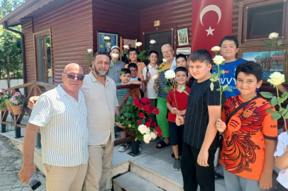 Kur’an Kursu öğrencileri huzurevi sakinlerini ziyaret etti