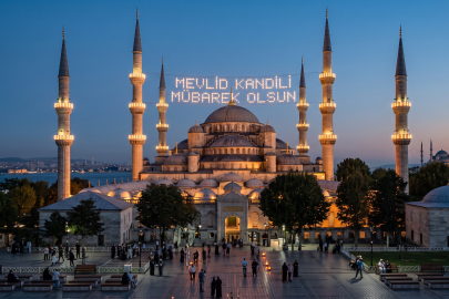 Bu gece Mevlid Kandili'ni idrak edeceğiz