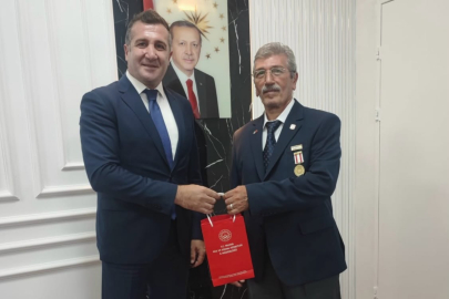 Laçin Armutlu'da gazilerle buluştu