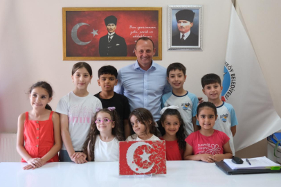 Başkan Yele, minik kursiyerlerle atölye çalışması yaptı