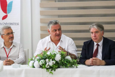 Yalova Belediye Başkanı Mehmet Gürel, geleceğin mimarlarıyla buluştu