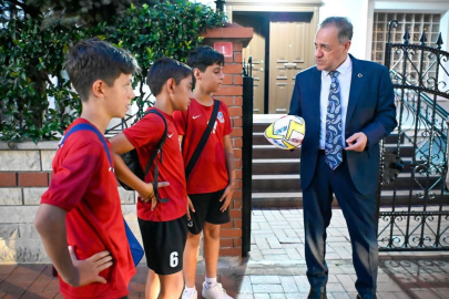 Vali Usta genç futbolcularla sohbet etti