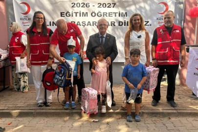 Türk Kızılay Yalova Şubesinden ihtiyaç sahibi öğrencilere Kırtasiye Şenliği