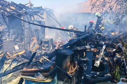 Subaşı’nda alevlere teslim olan ev küle döndü