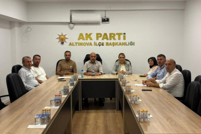 Altınova AK Parti İlçe Teşkilatı Aylık Olağan Grup Toplantısını gerçekleştirdi