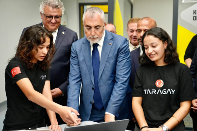 Bakan Işıkhan Taragay Space takımının projelerini inceledi