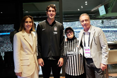 Beşiktaşlı Nermin Teyze, Yıldız Futbolcu Vlahovic ile bir araya geldi