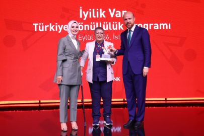 Yalova'nın Lale Ablasına ödülünü Bakan verdi