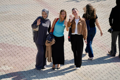 Yalova Üniversitesi’ne öğrenciler geldi kampüs şenlendi