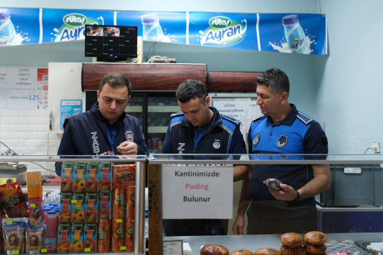 Çiftlikköy Belediyesi Zabıta Müdürlüğü ekipleri tarafından yapılan okul kantini denetimleri büyük bir titizlikle gerçekleşti