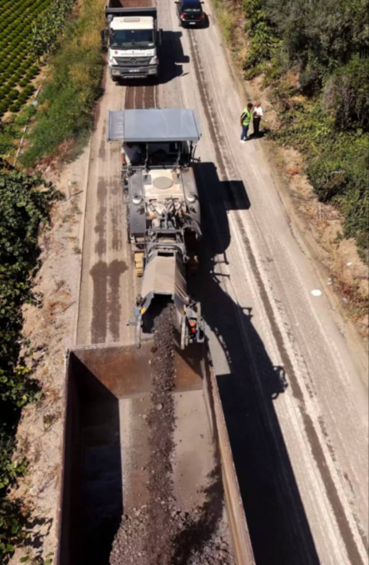 Altınova'da 3,5 kilometrelik yol asfaltlandı
