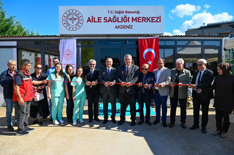 Yalova Belediyesi ve Yalova İl Sağlık Müdürlüğü iş birliğiyle hayata geçirilen Çınarlı ve Akdeniz Aile Sağlığı Merkezleri, hizmete girdi