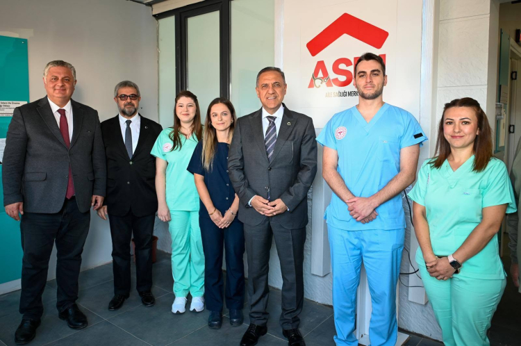 Yalova’da vatandaşların birinci basamak sağlık hizmetlerine daha kolay erişmesi için iki yeni açılış gerçeklelti
