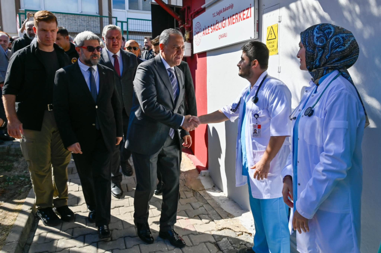 çılış programlarına Yalova Valisi Dr. Ahmet Hamdi Usta, Yalova Belediye Başkanı Mehmet Gürel, Yalova İl Sağlık Müdürü Uzm. Dr. Halim Ömer Kaşıkcı da katldı