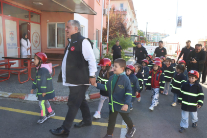Yalova Belediye Başkanı Mehmet Gürel'den  İtfaiye Haftası ziyareti
