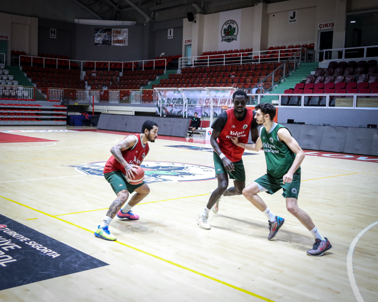 Türkiye Sigorta Basketbol Ligi’nde (TBL) sezona fırtına gibi başlayan Yalova temsilcisi Yalova Haremspor, ligin 3'üncü haftasında dev bir randevuya hazırlanıyor. 